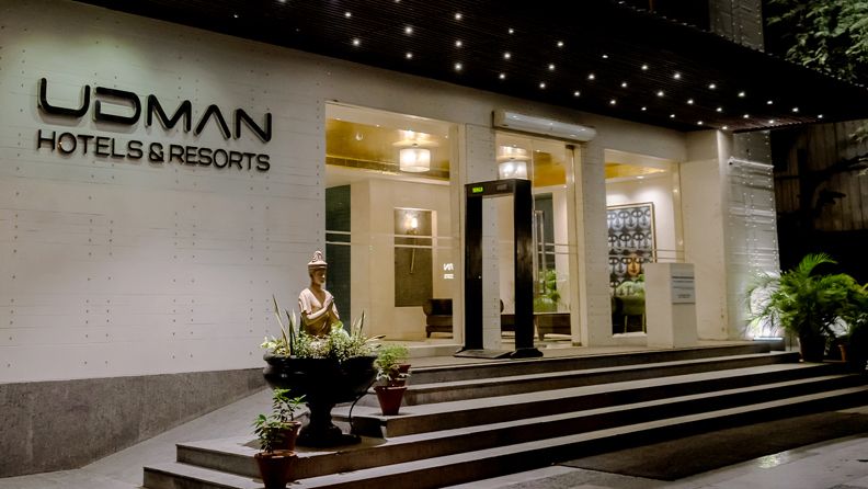 Udman Hotel Exterior
