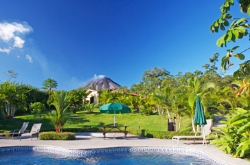 costa rica - la fortuna - arenal volcano inn_pool_udsigt_01