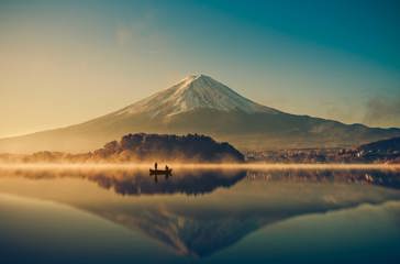 Mosekonen Brygger For Foden Af Mt Fuji
