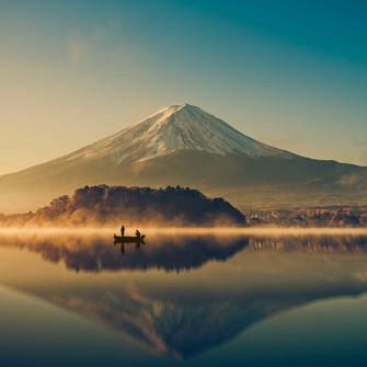 Mosekonen Brygger For Foden Af Mt Fuji