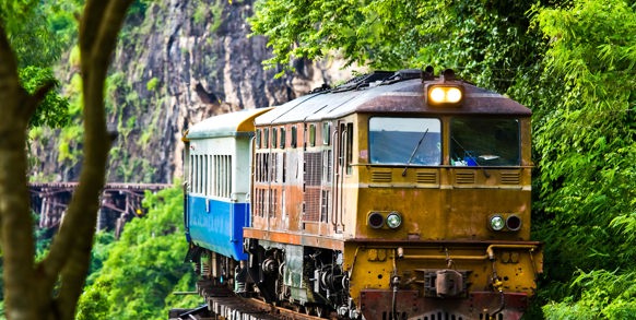 Da japanerne havde besat Thailand i 42-43, ønskede de en jernbane fra Bangkok til Rangoon (Yangon) i Burma.