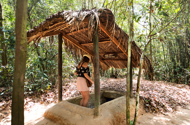 vietnam - cu chi tunnel_indgang_01