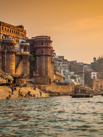 Ganges løber igennem Varanasi