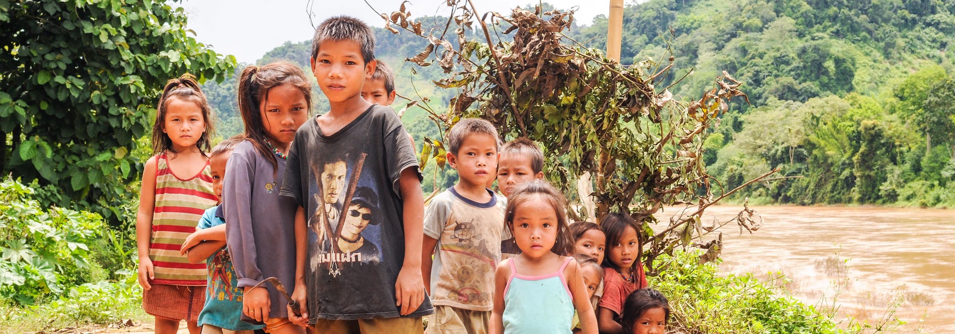 laos - laos_landsby nord for luang prabang_boern_03