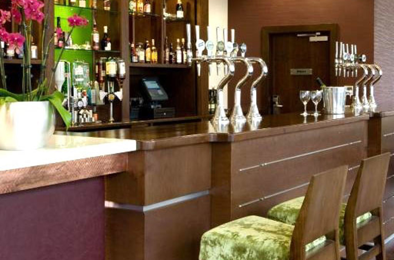 Leonardo Hotel Aberdeen Bar
