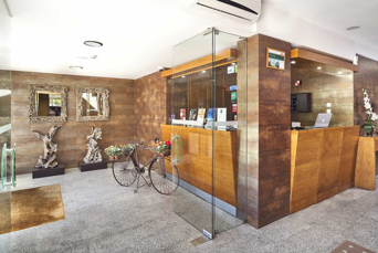 Castrum Villae hotel_reception_01