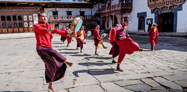 I Kathmandu bruger buddhister og hinduer templerne i deres daglige liv