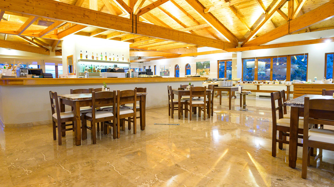Hotel Europa Olympia Restaurant 02