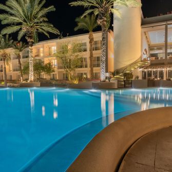 Hotel Indigo Pool 3
