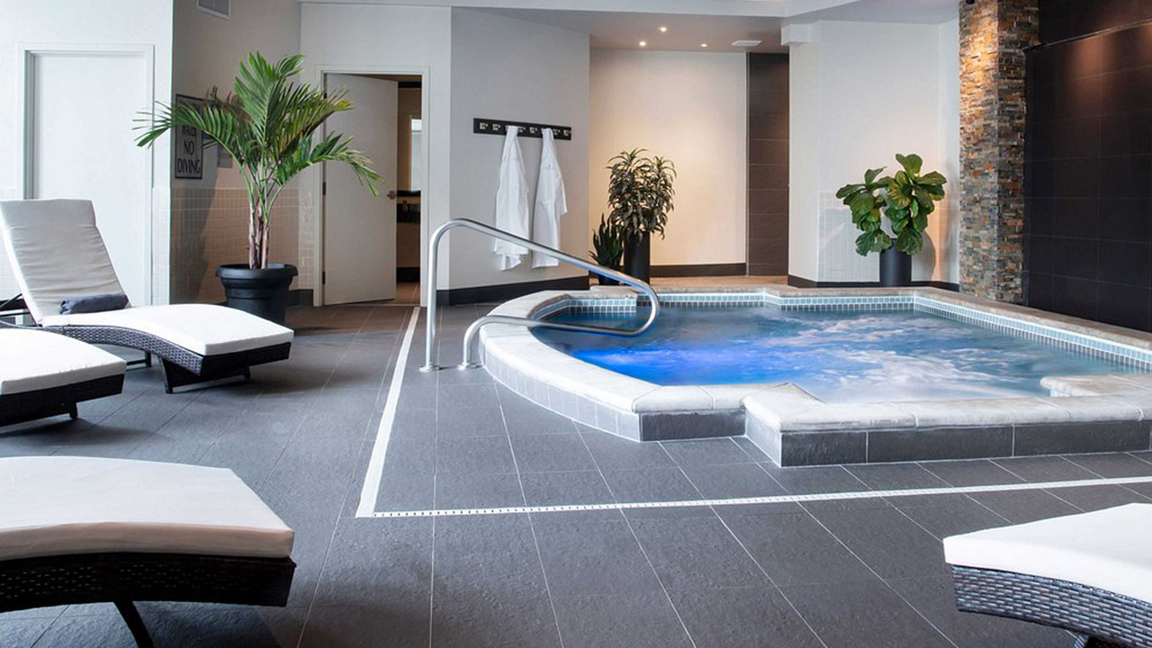 Niagara Falls Marriott On The Falls Indoor Hot Tub