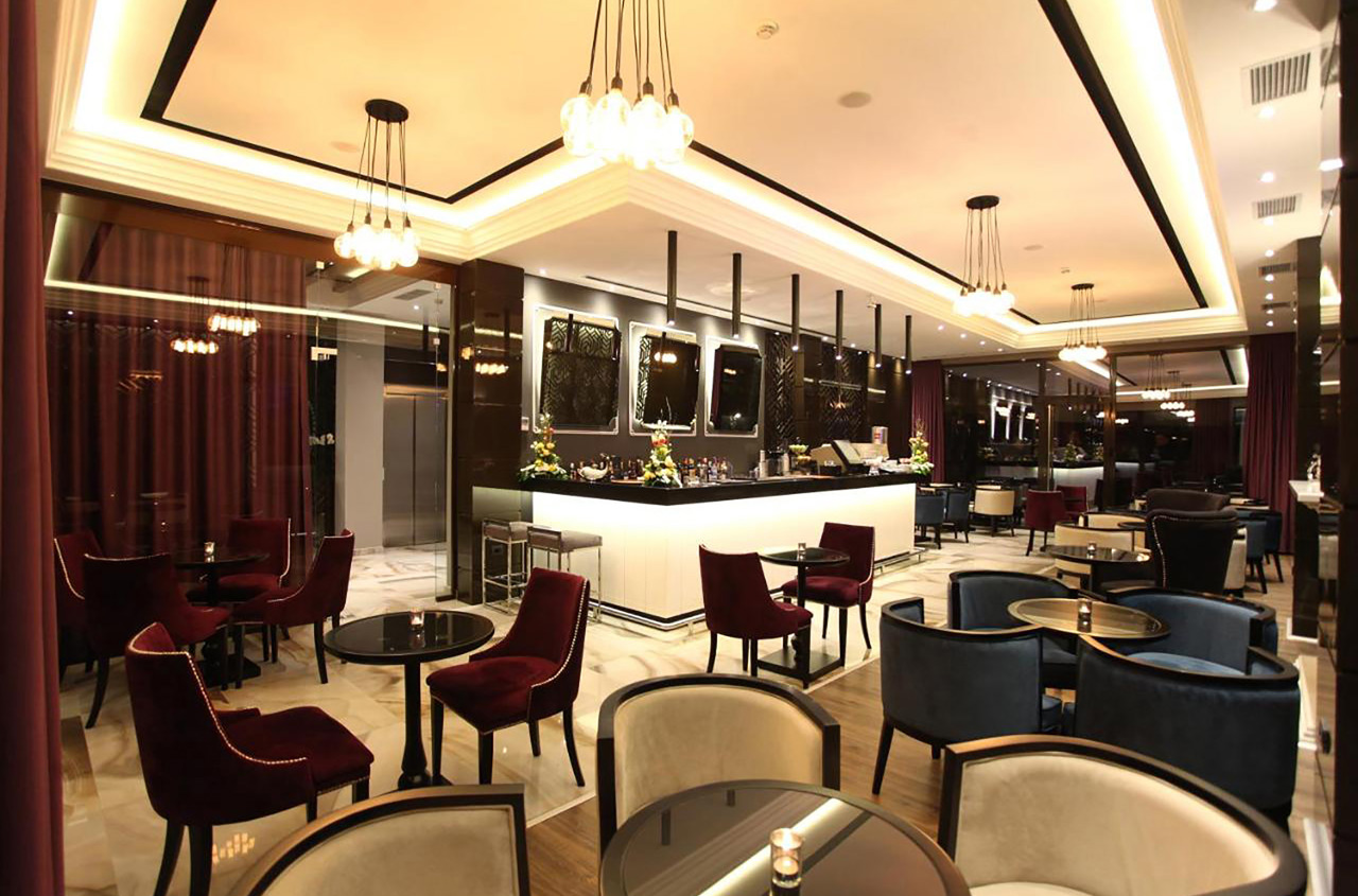 Senator Hotel Restaurant01