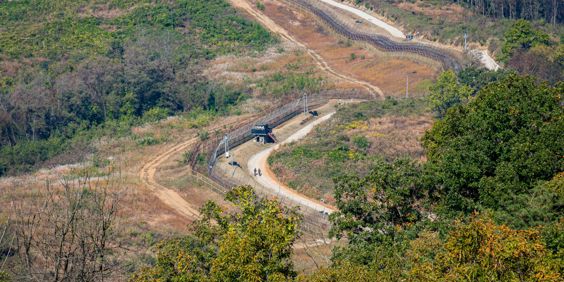Sydkorea DMZ Demilitarized Zone Bevogtet Hegn Med Vagttårne