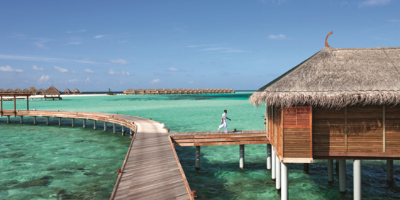moofushi maldives water villa 12