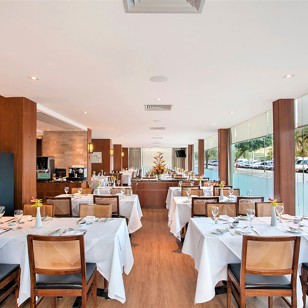 Windsor Leme Hotel Restaurant 01
