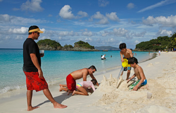 dansk vestindien - st john trunk bay familie