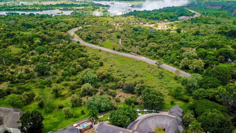 Ilala Lodge Hotel Vic Falls Proximity