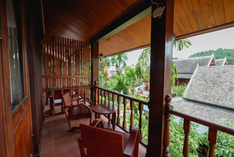 Villa Chitdara Standard Room Balkon 01