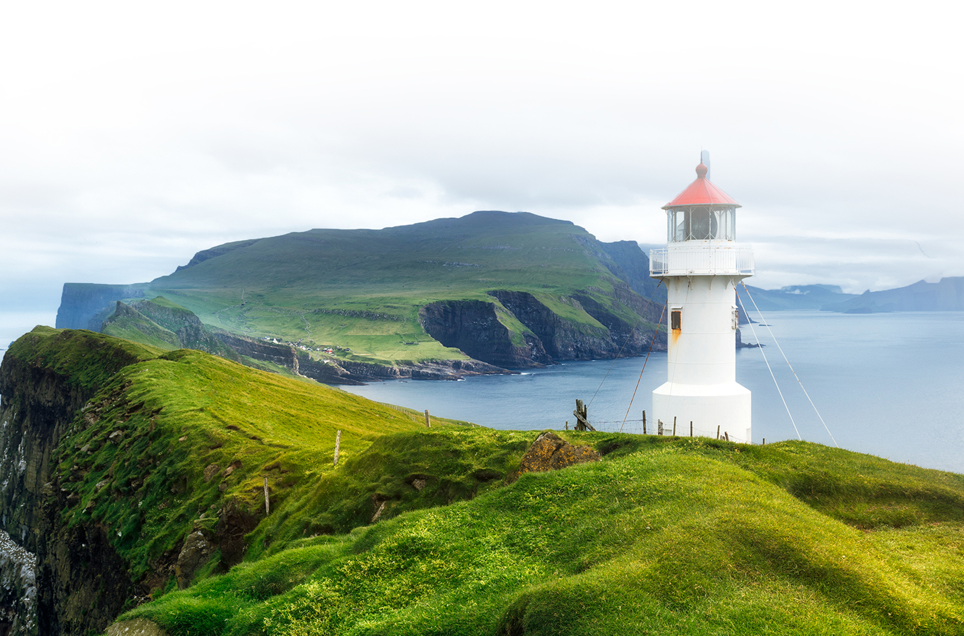 Kalsoy_Mykines_fyr_01