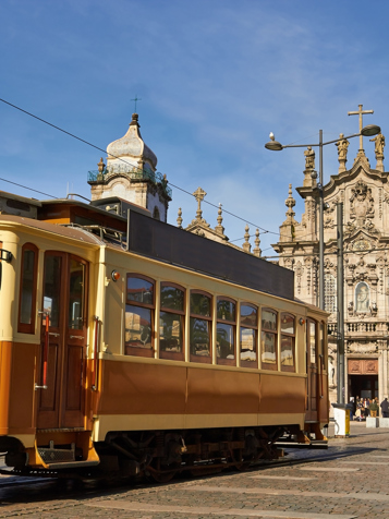 Rejsen slutter i Porto, hvor I bor centralt i den UNESCO-beskyttede bymidte.