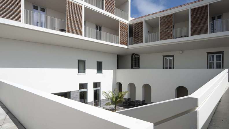 B366 Ho 09 P 2048X1536