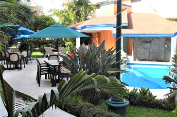 Hotel Playa Cristal Pool 02