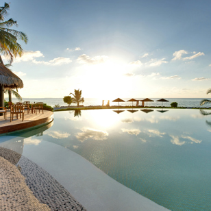 lux_pool_05
