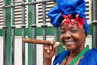 cuba - havana_befolkning_kvinde_cigar_02