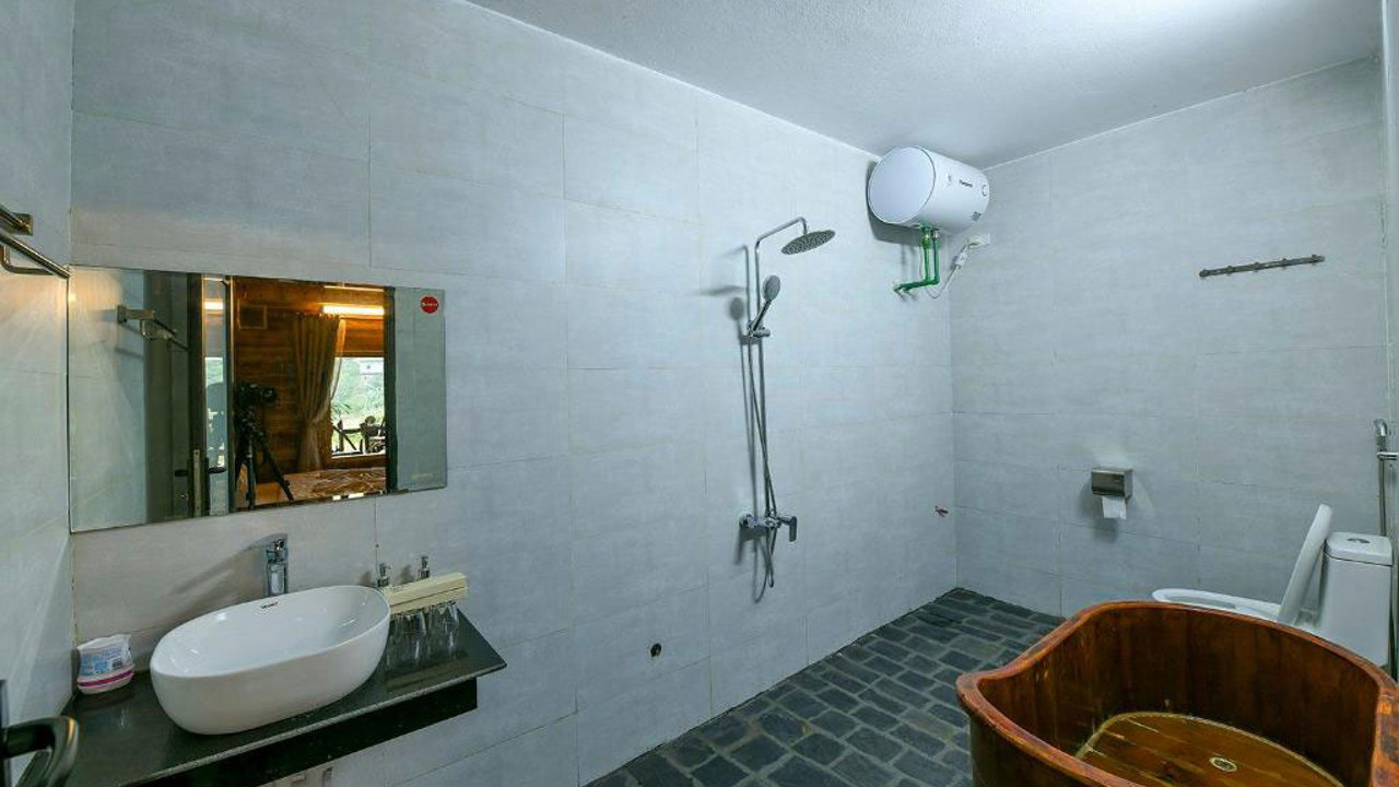M And T House Bad