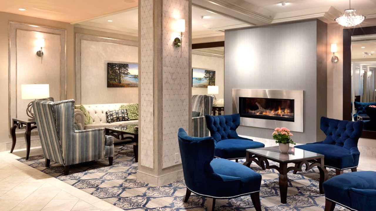 Chateau Victoria Hotel Suites Lobby 01