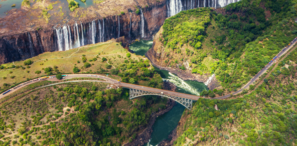 Et af højdepunkter på rejsen er uden tvivl ankomsten med tog til Victoria Falls.
