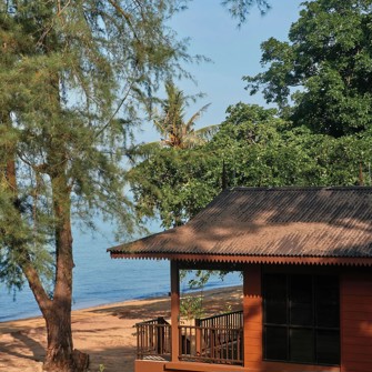 10 Boat House Bungalows Exterior Beachview