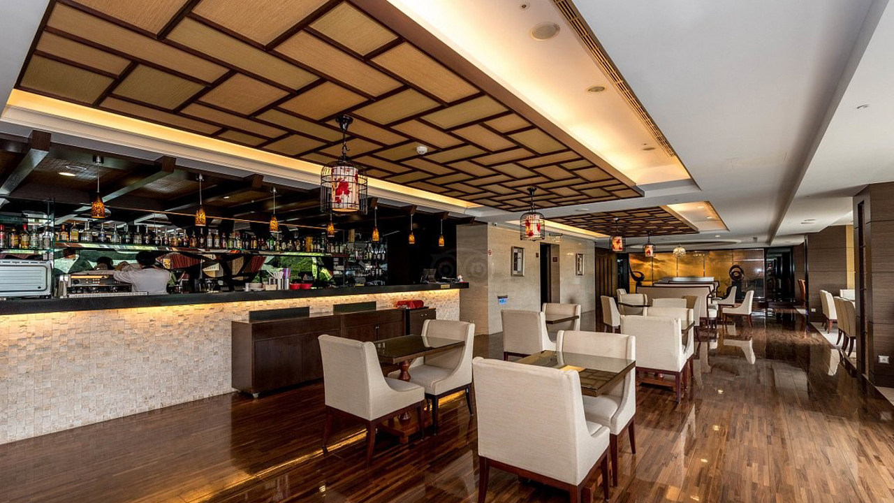 Sun Moon Lake Hotel Bar 01