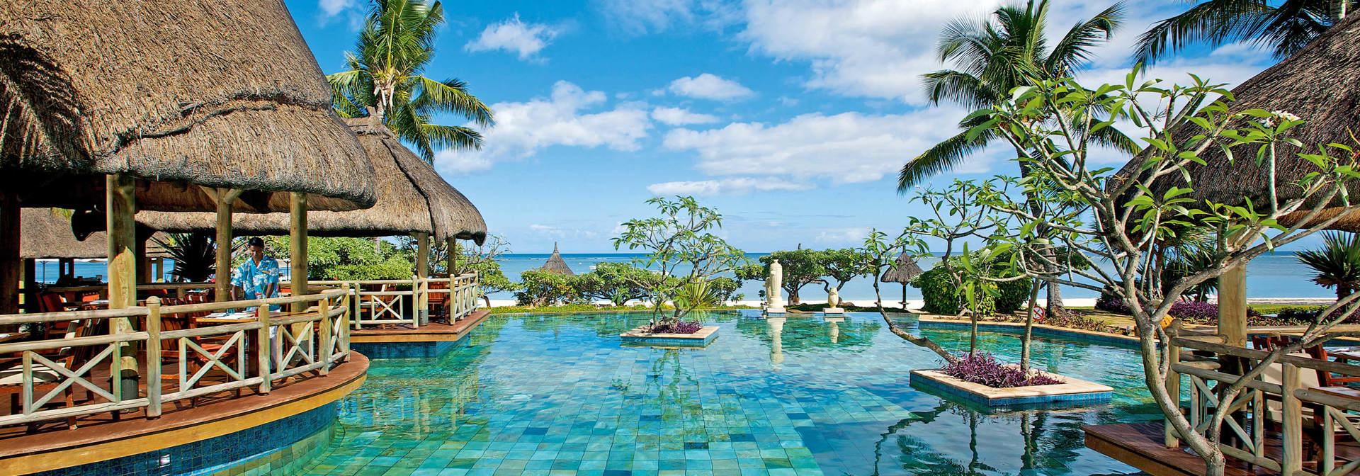 Restaurant By The Pool