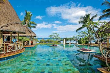 Restaurant By The Pool
