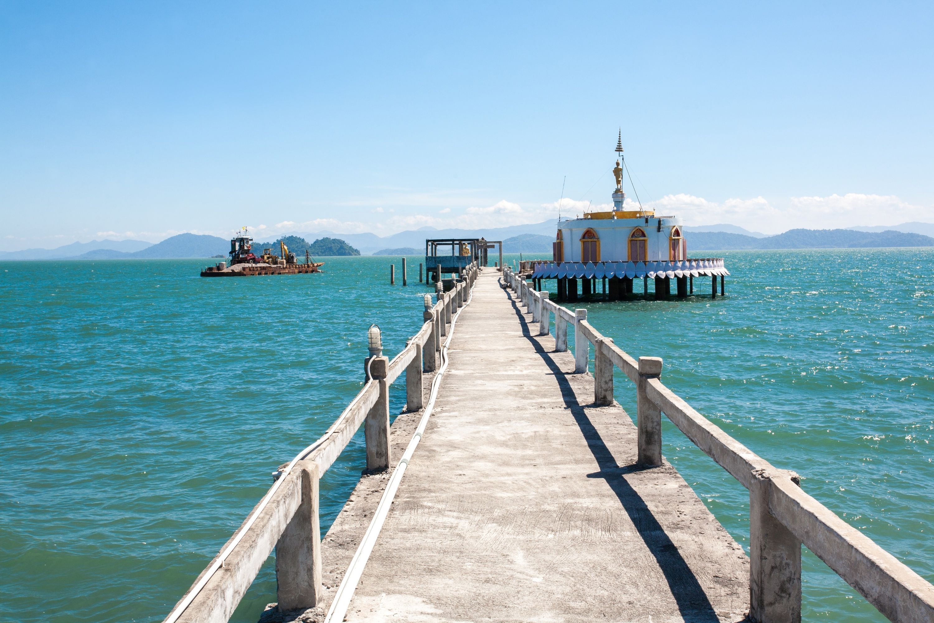 Thailand Wat Koh Phayam Temple