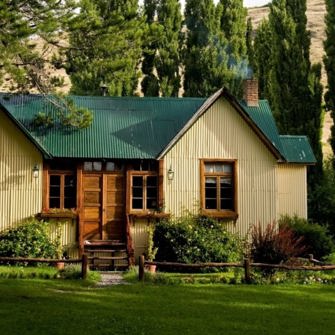Estancia Nibepo Aike Lodge