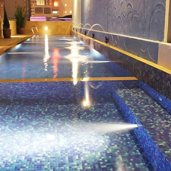 singapore - hoteller - hotel royal at queens_pool_01