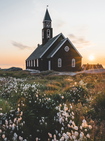 Zion kirken_Ilulissat_sommer_midnatssol_01