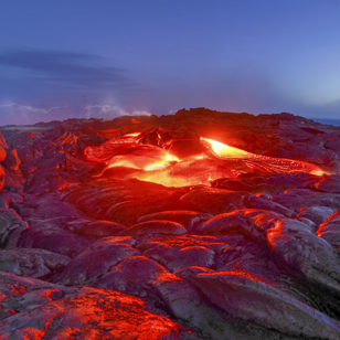 På Big Island tager vi på en halvdagsudflugt til Hawaii Volcanoes National Park med flere aktive vulkaner...
