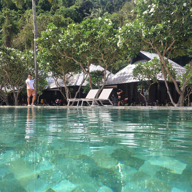 thailand - thanya_beach_resort__pool_01