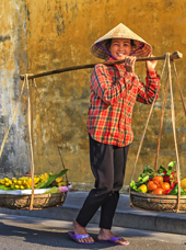 vietnam - hanoi_befolkning_kvinde_gadesaelger_04