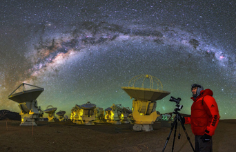 Vi fortsætter ind i Chile, hvor vi studerer nattehimlen over Atacamaørkenen