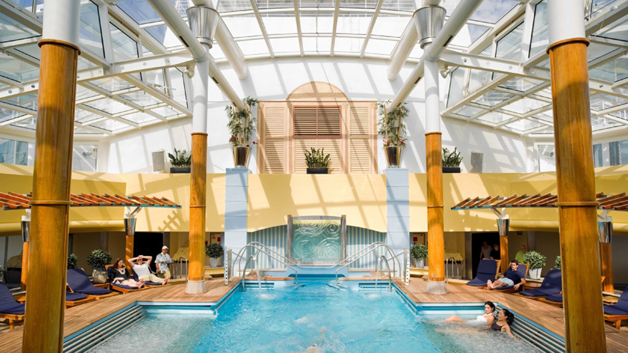 celebrity summit_pool_01