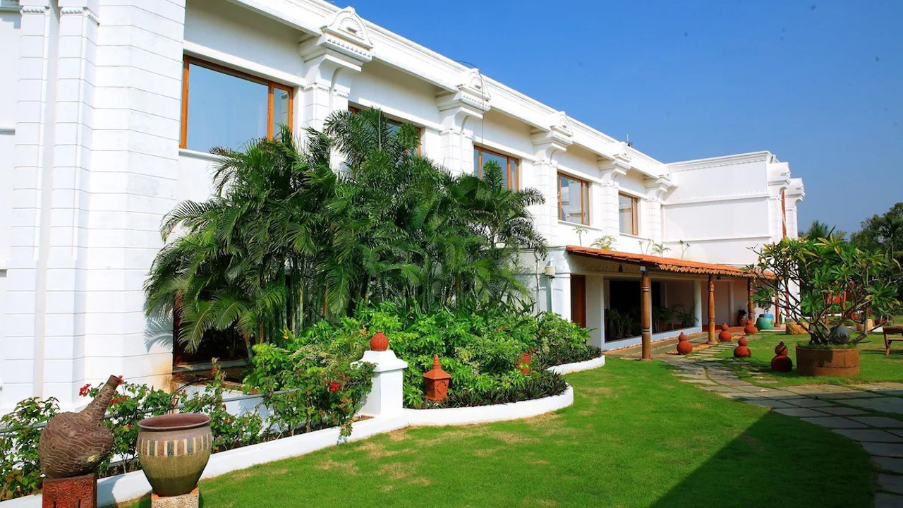 Hotel Bygning Chariot Beach Resort