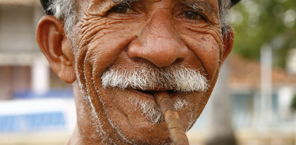 cuba - vinales_befolkning_mand_cigar_01