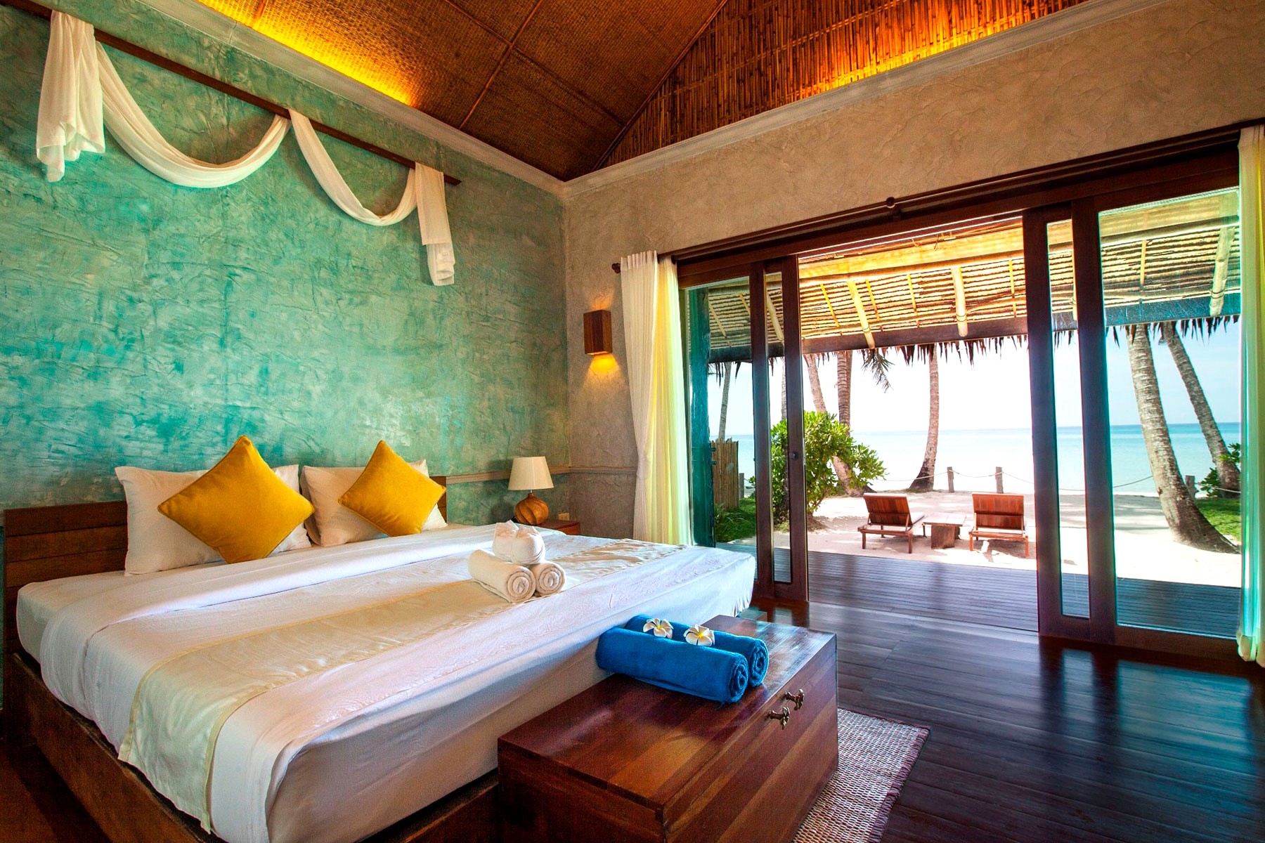 Tinkerbell Resort Beach Front Villa 03