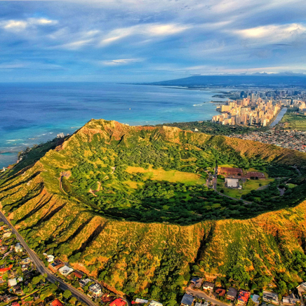 I Honolulu tager vi på en heldagsudflugt, hvor vi ser krateret Diamonds Head...