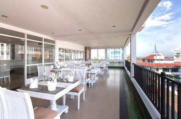 Alba Hotel Restaurant 01