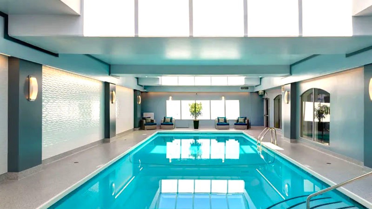 Chateau Victoria Hotel Suites Pool 01
