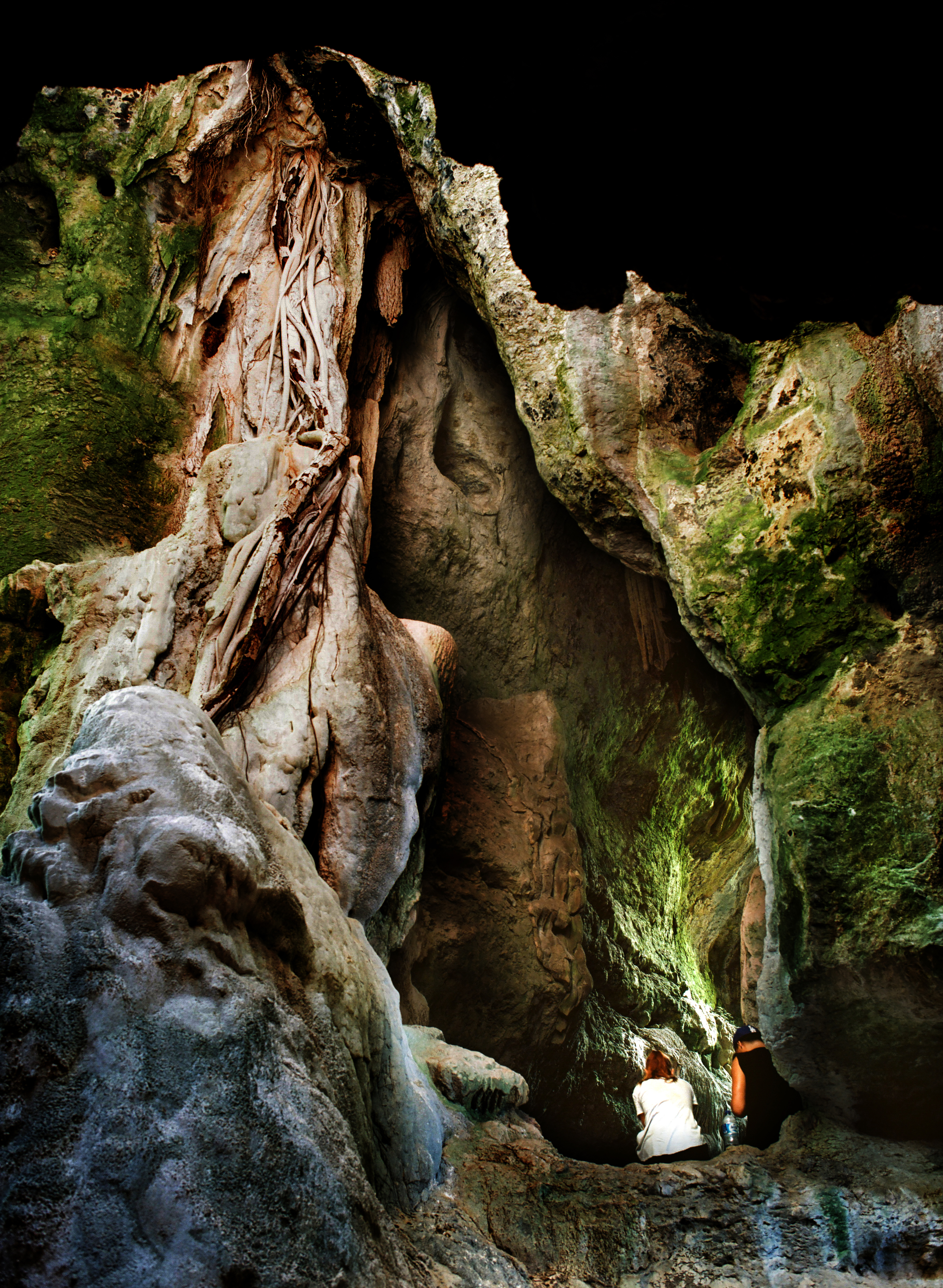 Flores Cermin Batu Grotte Ss 1228381348 Uncropped